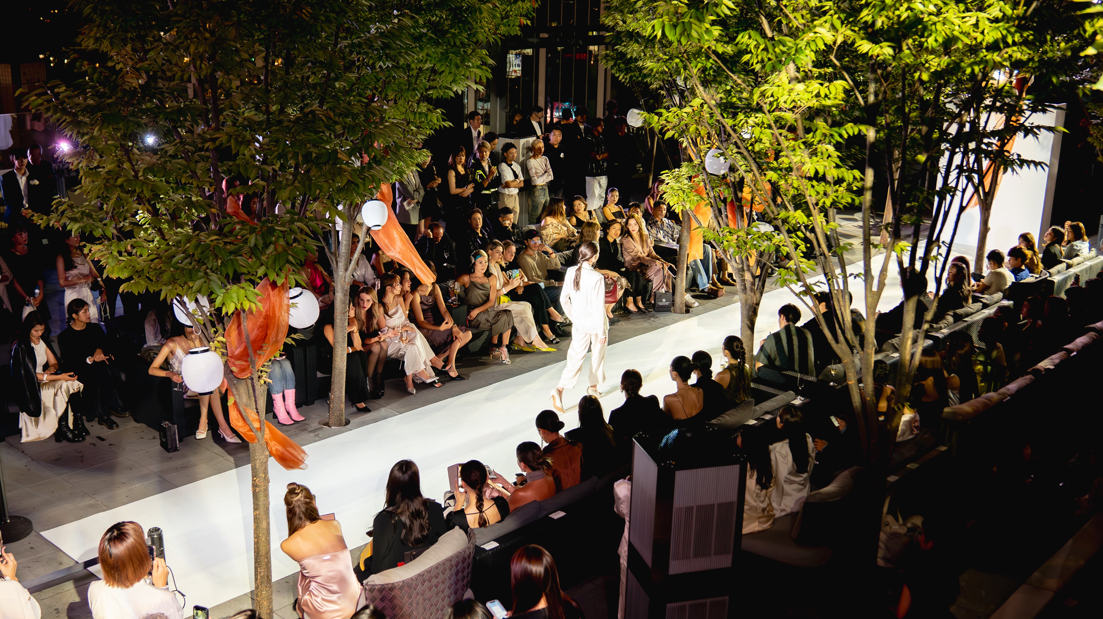 AMATERAS初となる「ファッションショー」を開催