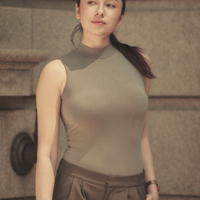AuraFit NeckHug Padded Tank / 薄墨(gray)