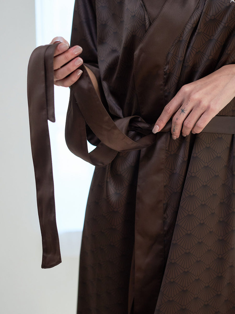 和柄 rich satin robe / 枯茶(brown)