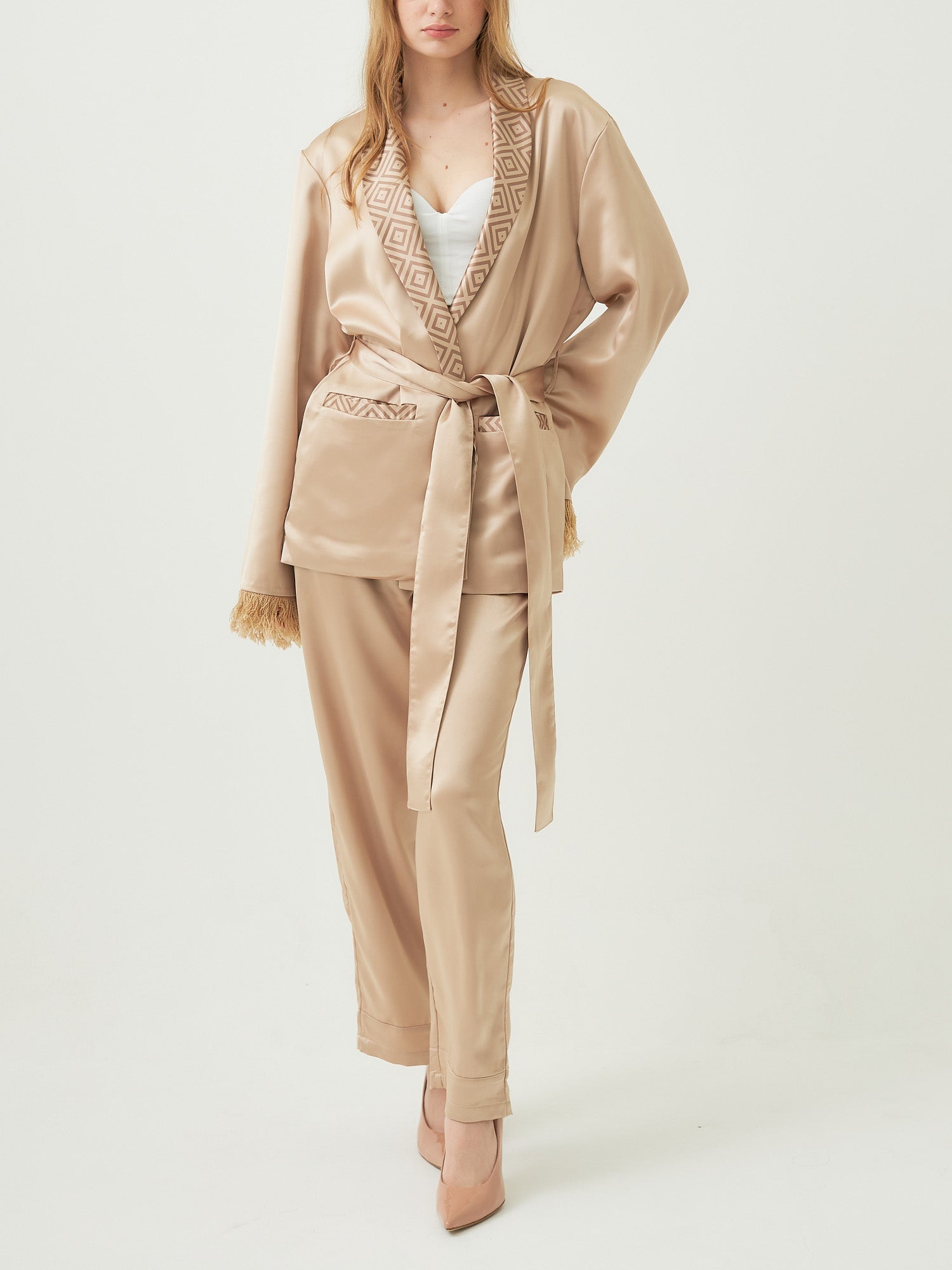 luxury rich satin HAORI(無地) / 亜麻(beige) – AMATERASJAPAN 