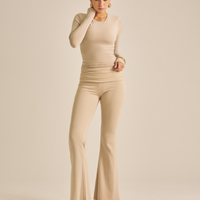 【COMING SOON】LuxeFit Flare Leggings / 亜麻色(greige)