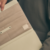 Luxe Essentials Clutch / 亜麻(sand beige)