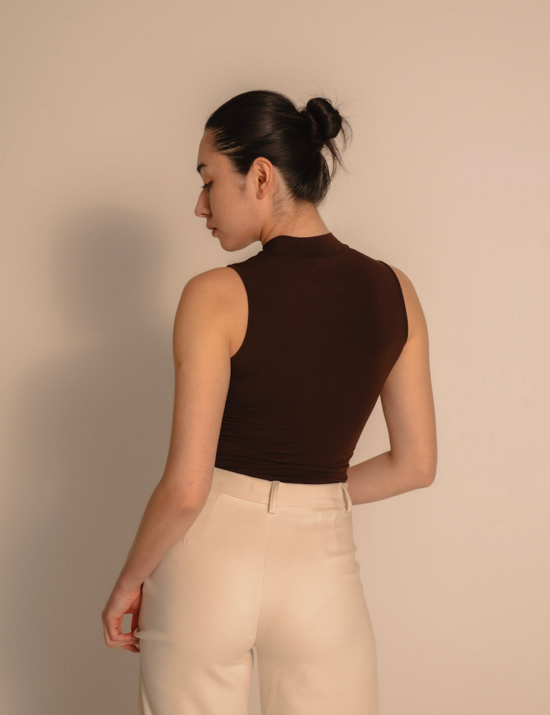AuraFit NeckHug Padded Tank / 枯茶(brown)