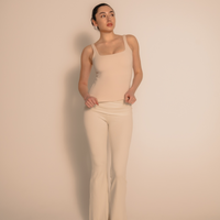 【10月末発送】LuxeFit Flare Leggings / 胡粉(off white)