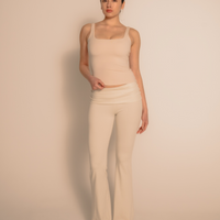 【10月末発送】LuxeFit Flare Leggings / 胡粉(off white)