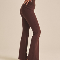【COMING SOON】LuxeFit Flare Leggings / 焦茶(dark brown)