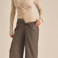 Elegant Draped Padded Long Sleeve / 亜麻色(greige)