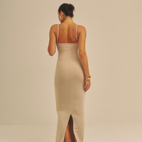 【9/27より発送】Aura Fit Padded Maxi Camisole Dress / 亜麻色(greige)