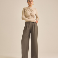 Elegant Draped Padded Long Sleeve / 亜麻色(greige)