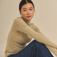 Sheer Grace Turtleneck / 亜麻色(greige)
