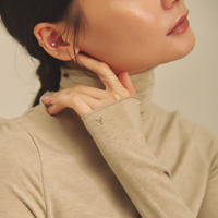 Sheer Grace Turtleneck / 亜麻色(greige)