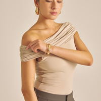 Elegant Draped Padded Top / 亜麻色(greige)