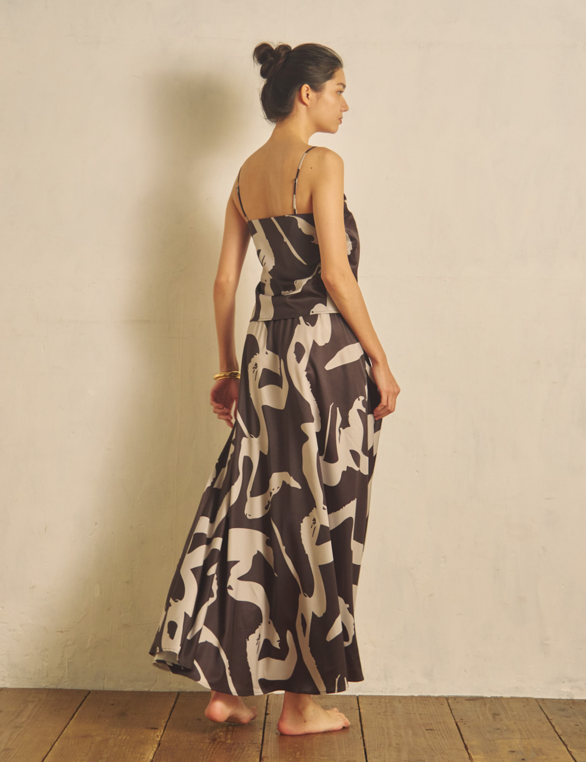 Fude Silky Satin Skirt / Kachiro (brown)