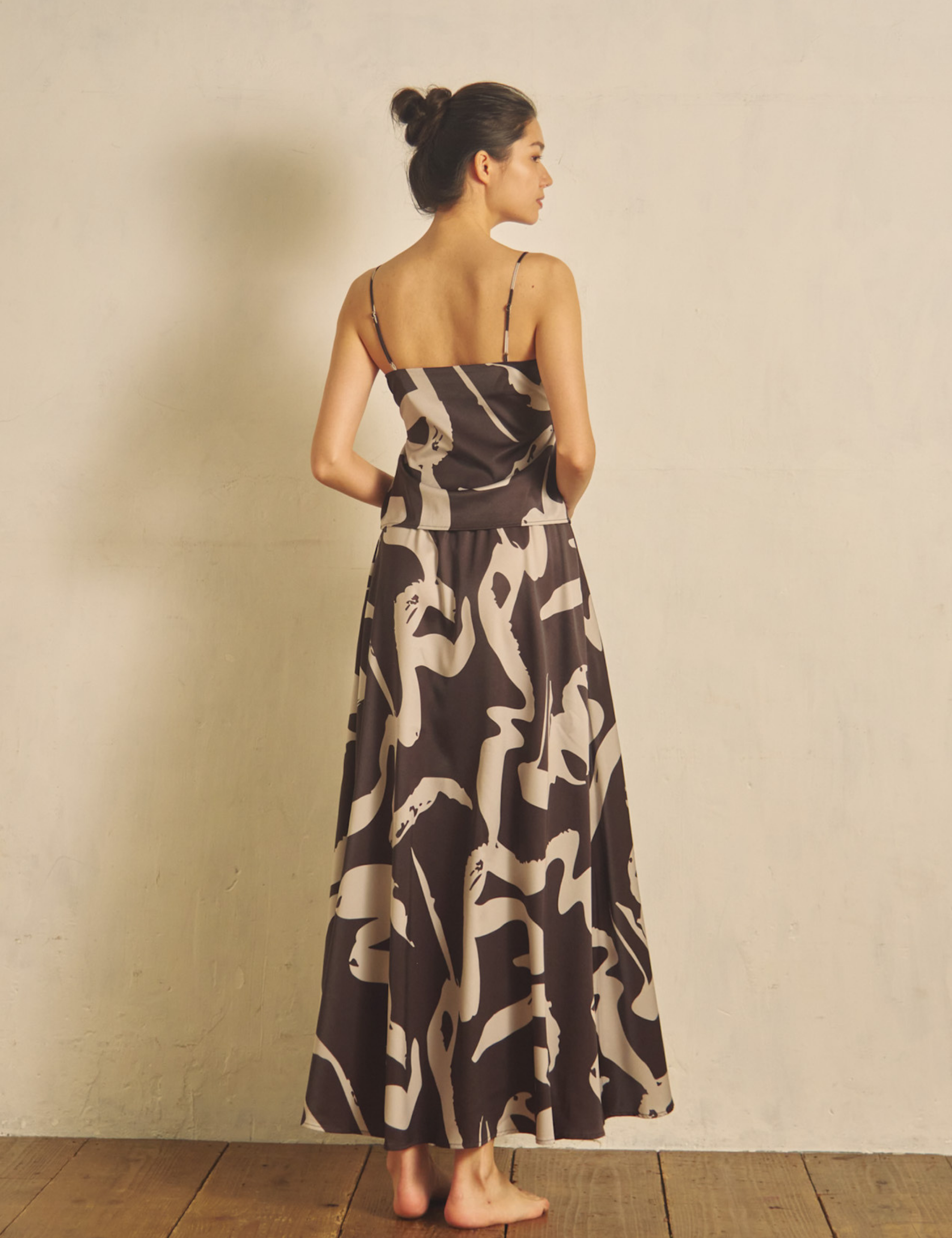 Fude Silky Satin Skirt / Kachiro (brown)