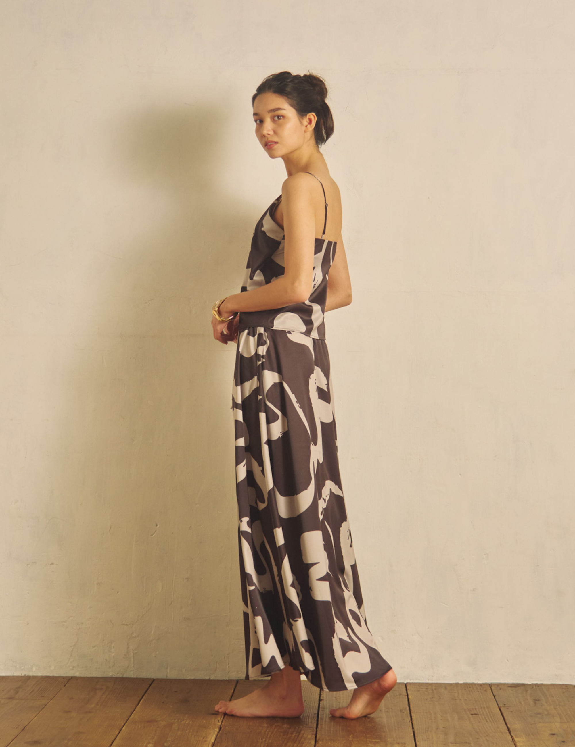 Fude Silky Satin Skirt / Kachiro (brown)