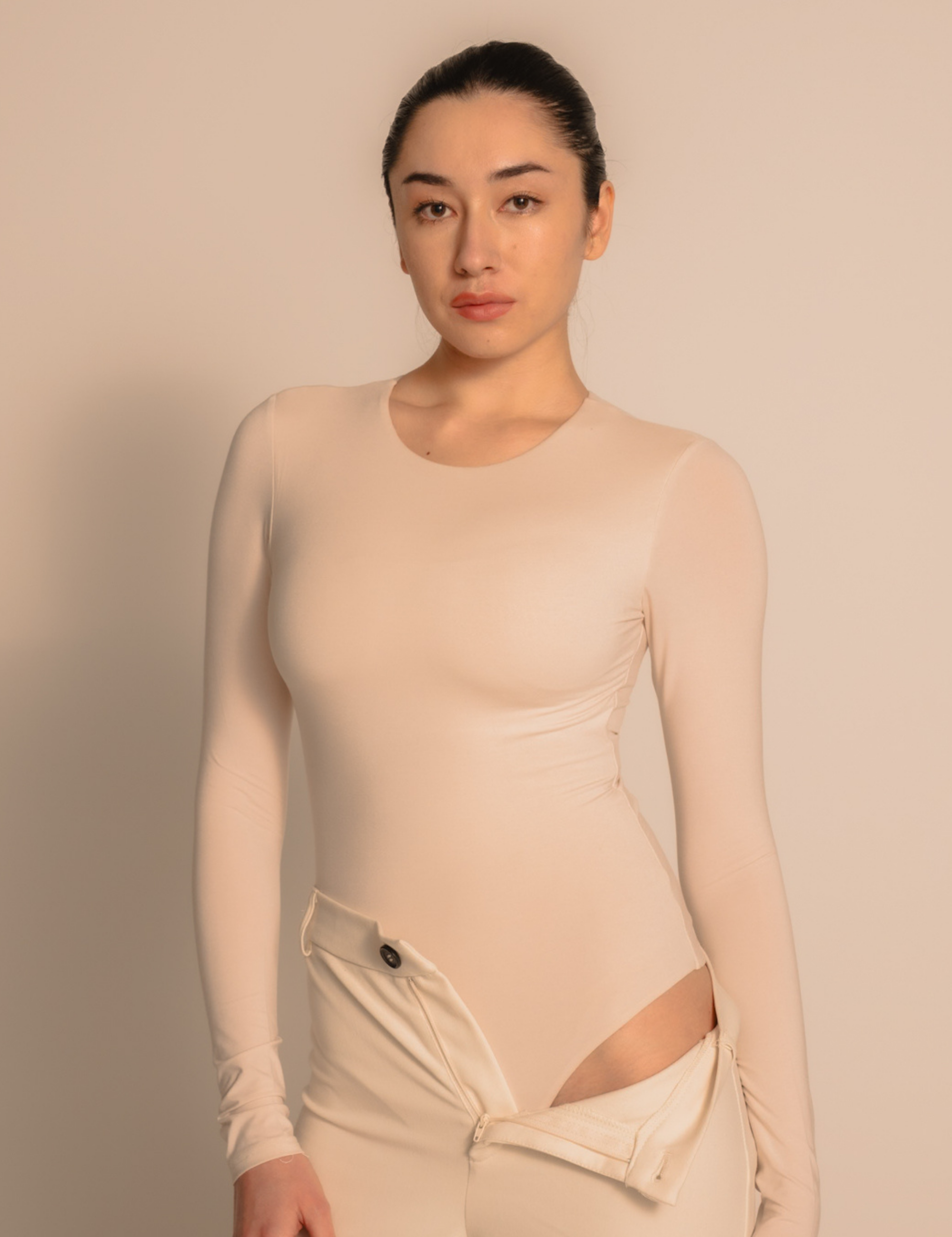 AuraFit Padded Bodysuit / 胡粉(off white)