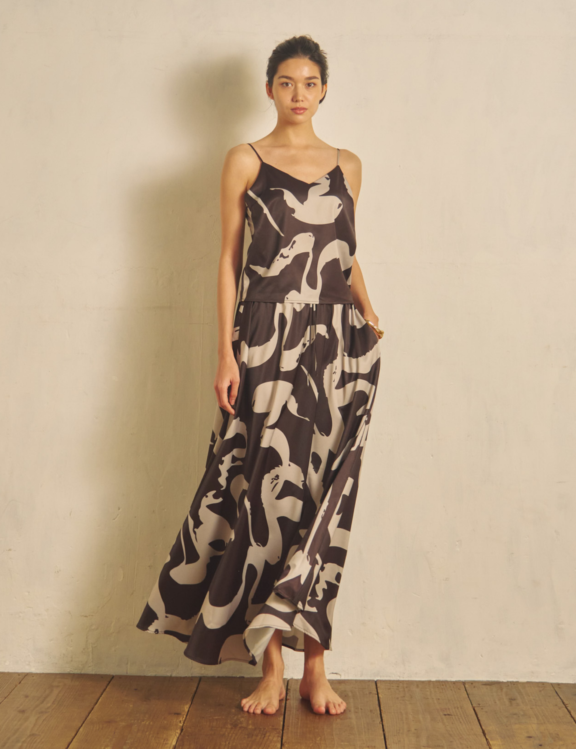 Fude Silky Satin Skirt / Kachiro (brown)