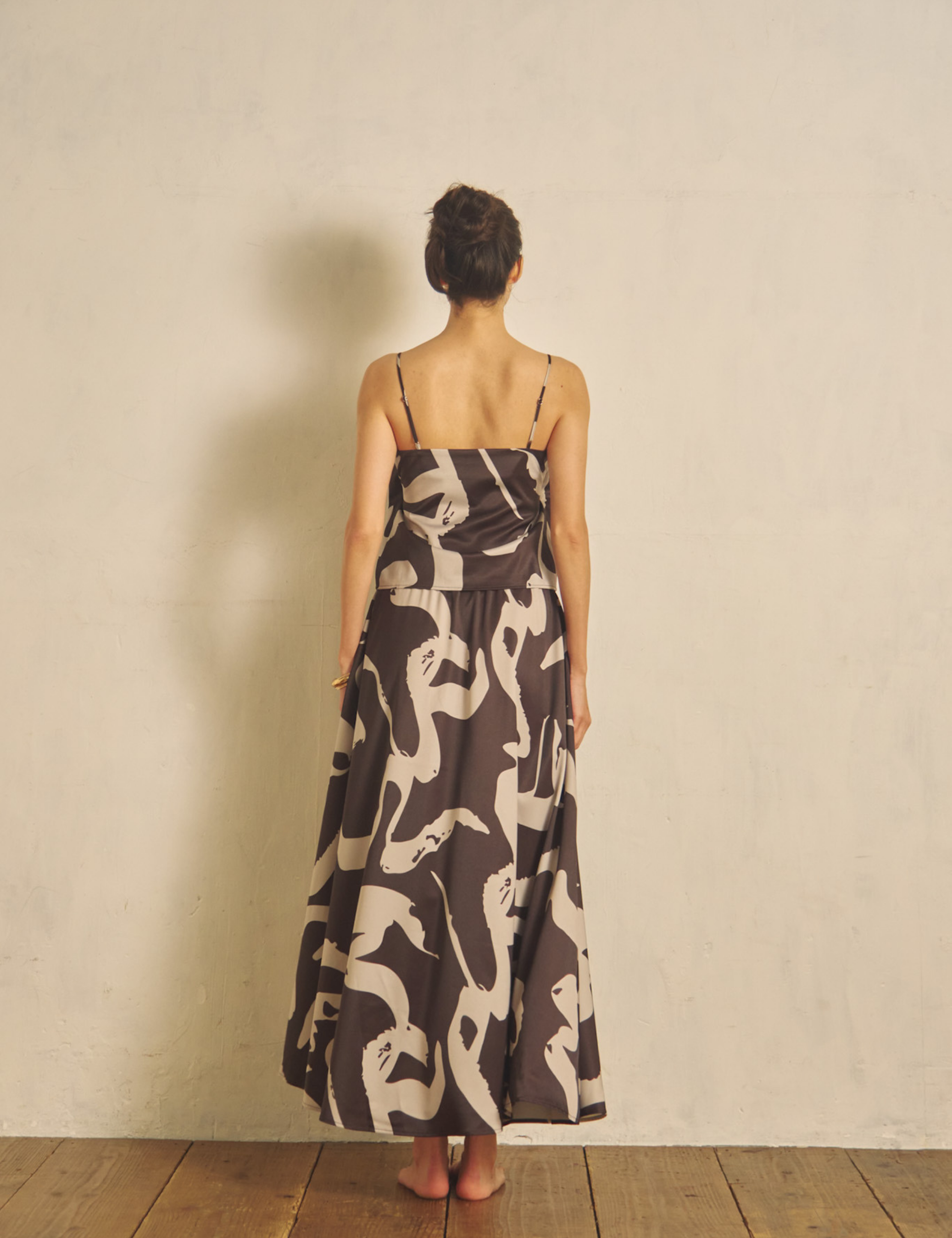 Fude Silky Satin Skirt / Kachiro (brown)
