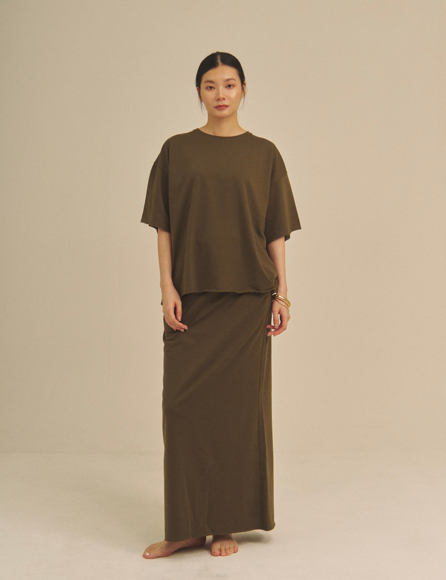 Relaxed Graceful Silhouette Tee / 松葉(khaki)