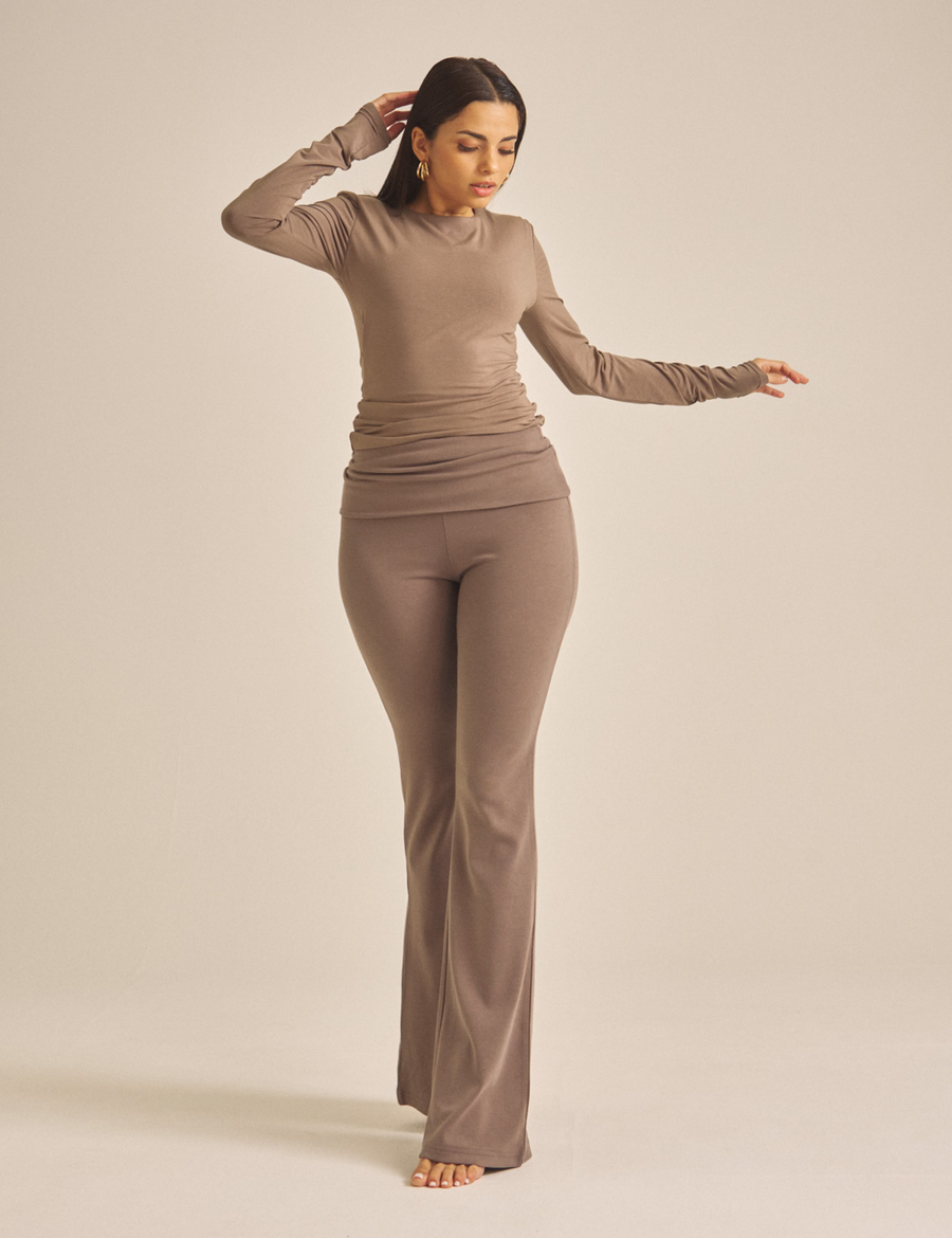 【COMING SOON】LuxeFit Flare Leggings / 紫鼠(charcoal)