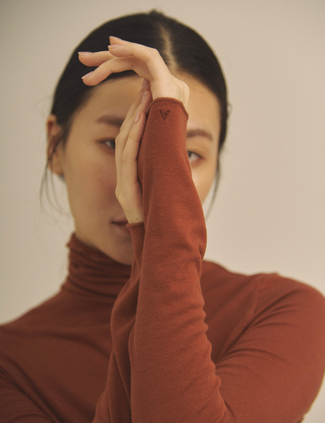 Sheer Grace Turtleneck / 赤丹 (Teracotta)