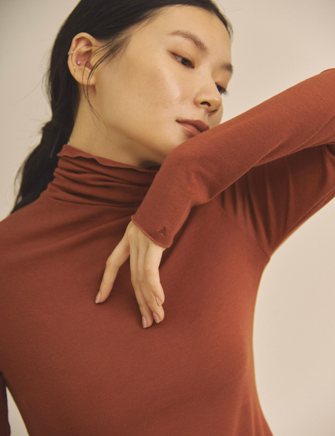 Sheer Grace Turtleneck / 赤丹 (Teracotta)