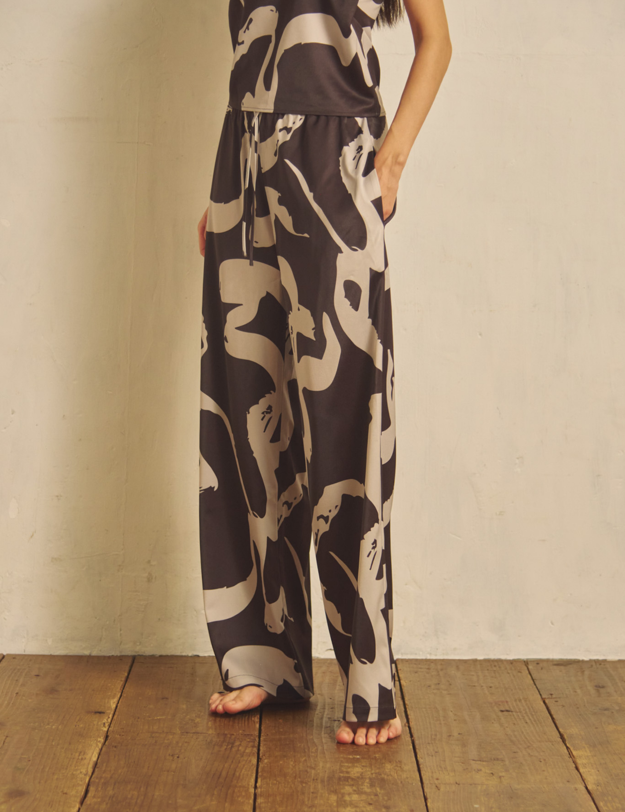 Fude Silky Satin Pants / Karecha (Brown)