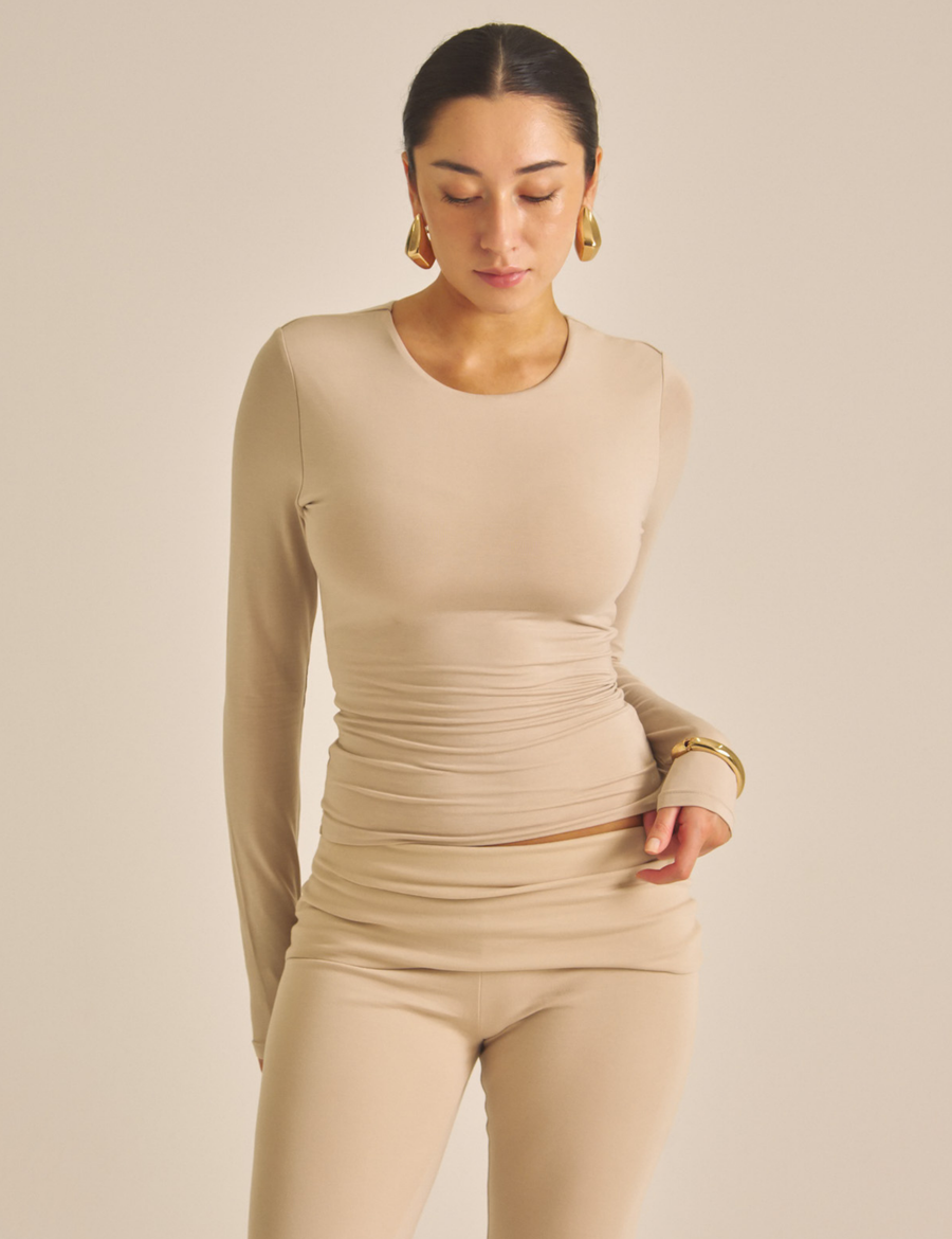 【COMING SOON】LuxeFit Flare Leggings / 亜麻色(greige)