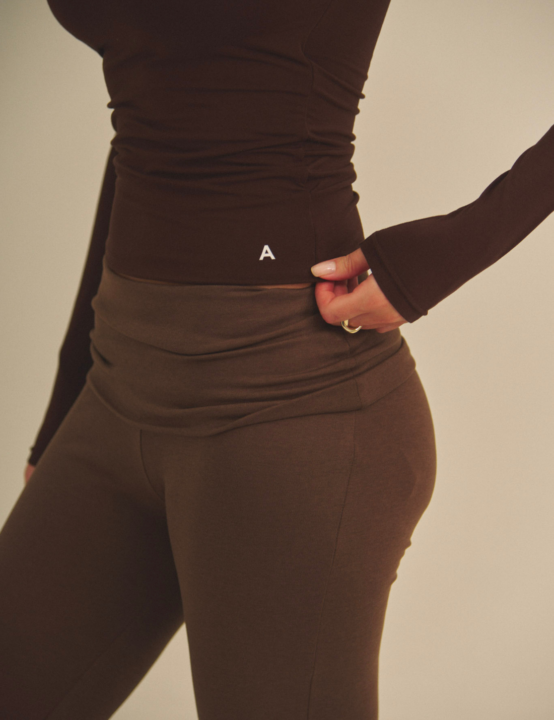Aurafit V-Line Padded Longsleeve / 焦茶(dark brown)