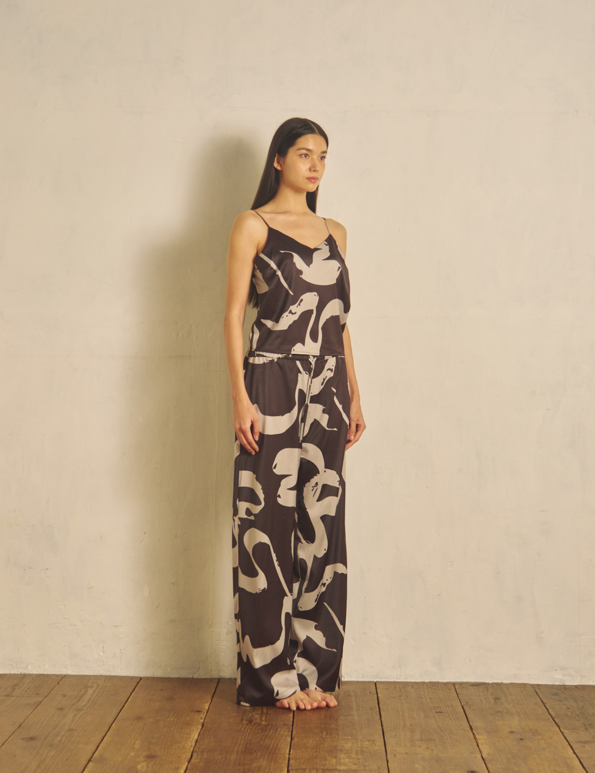 Fude Silky Satin Pants / Karecha (Brown)