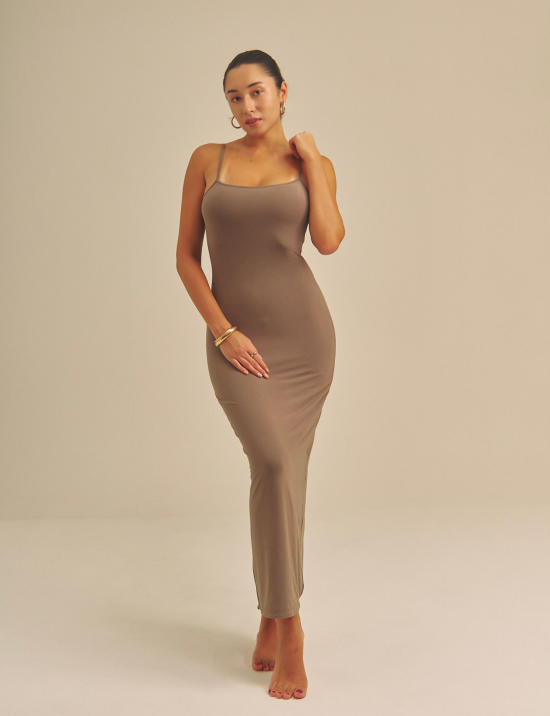 【9/27より発送】Aura Fit Padded Maxi Camisole Dress / 紫鼠(charcoal)