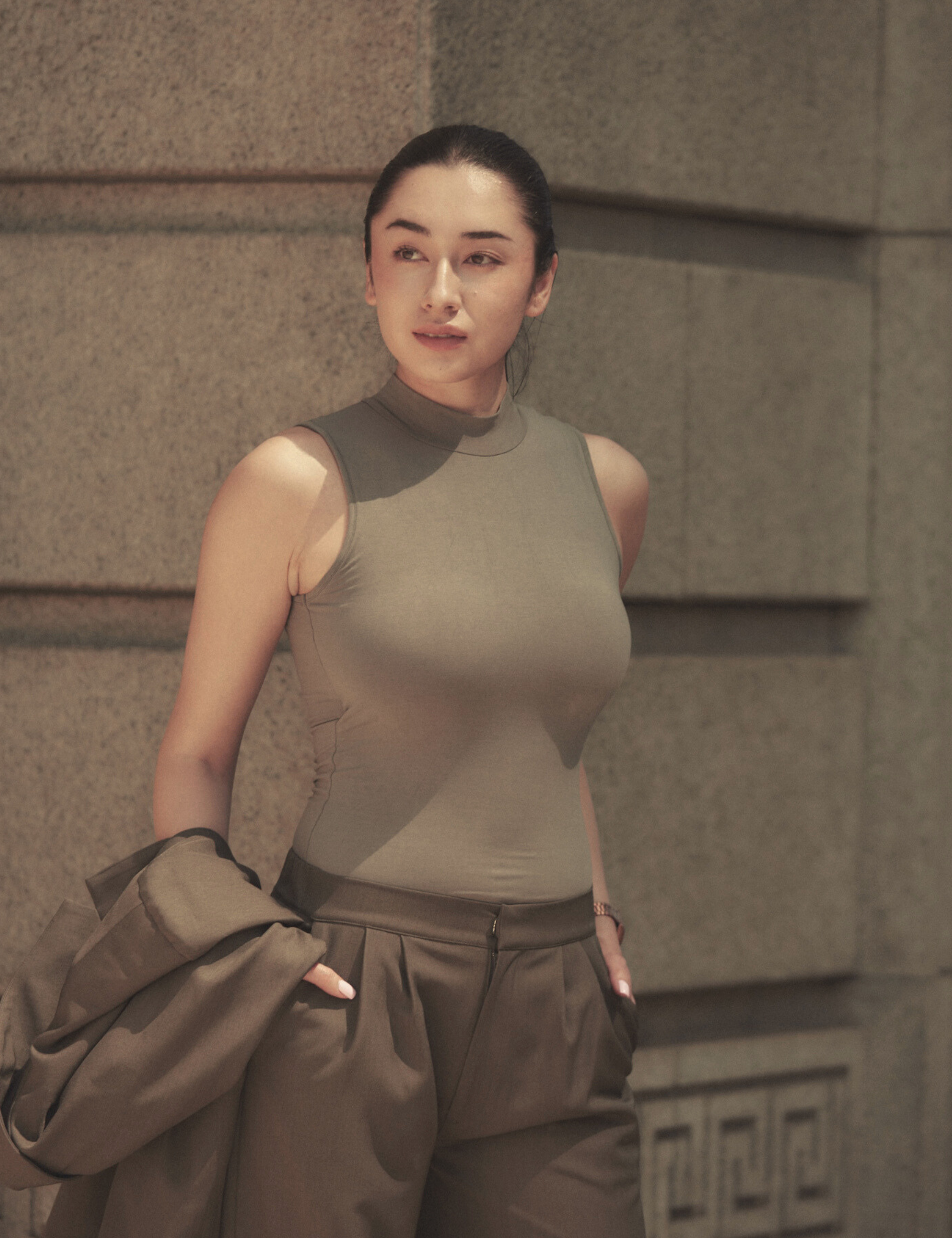 AuraFit NeckHug Padded Tank / 薄墨(gray)