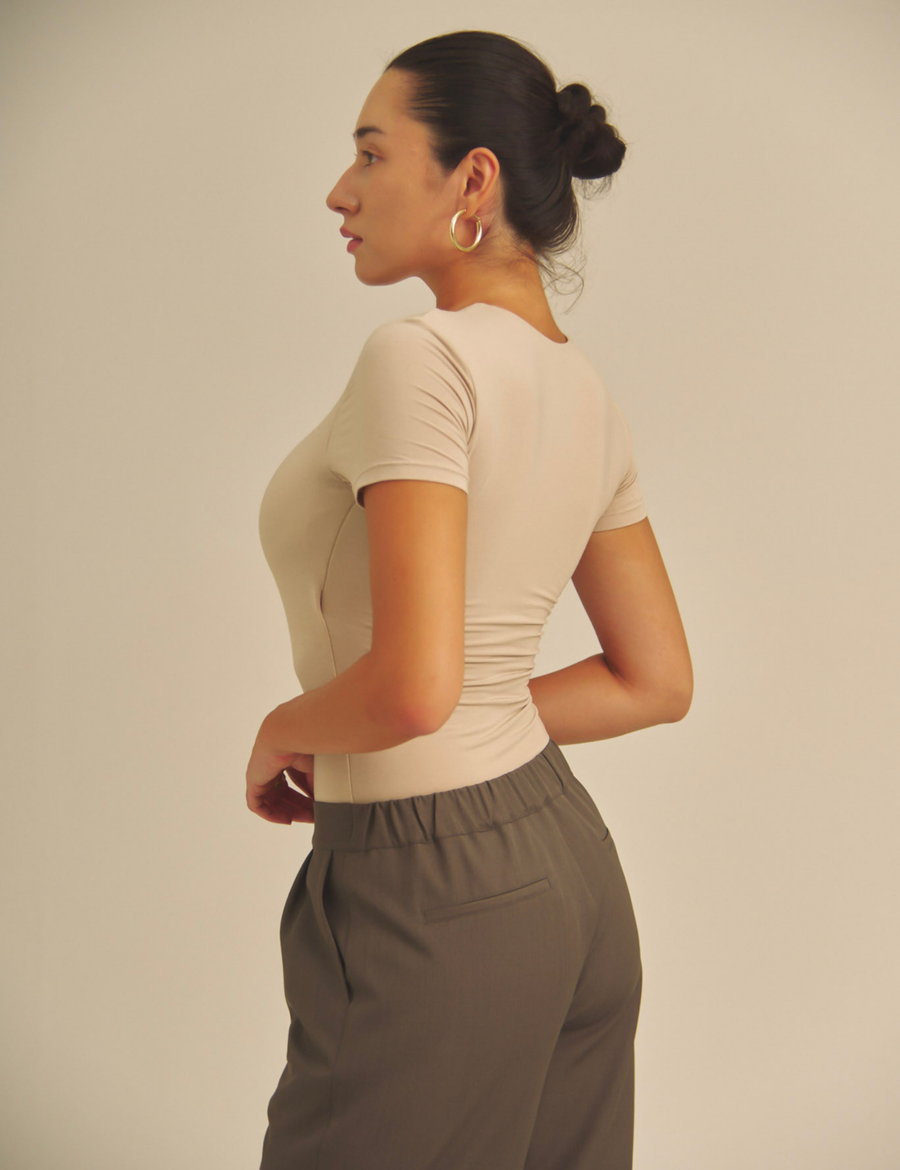 Aurafit Padded Tee / 亜麻色(greige)