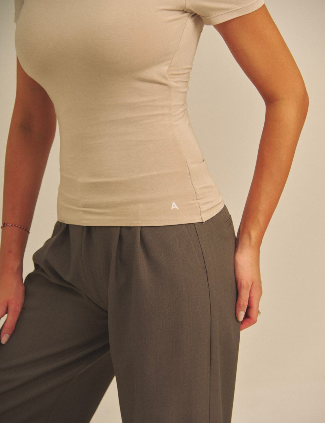 Aurafit Padded Tee / 亜麻色(greige)