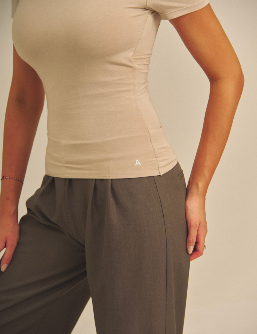 Aurafit Padded Tee / 亜麻色(greige)