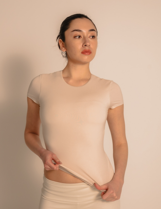 AuraFit Padded Tee / 胡粉(off white)