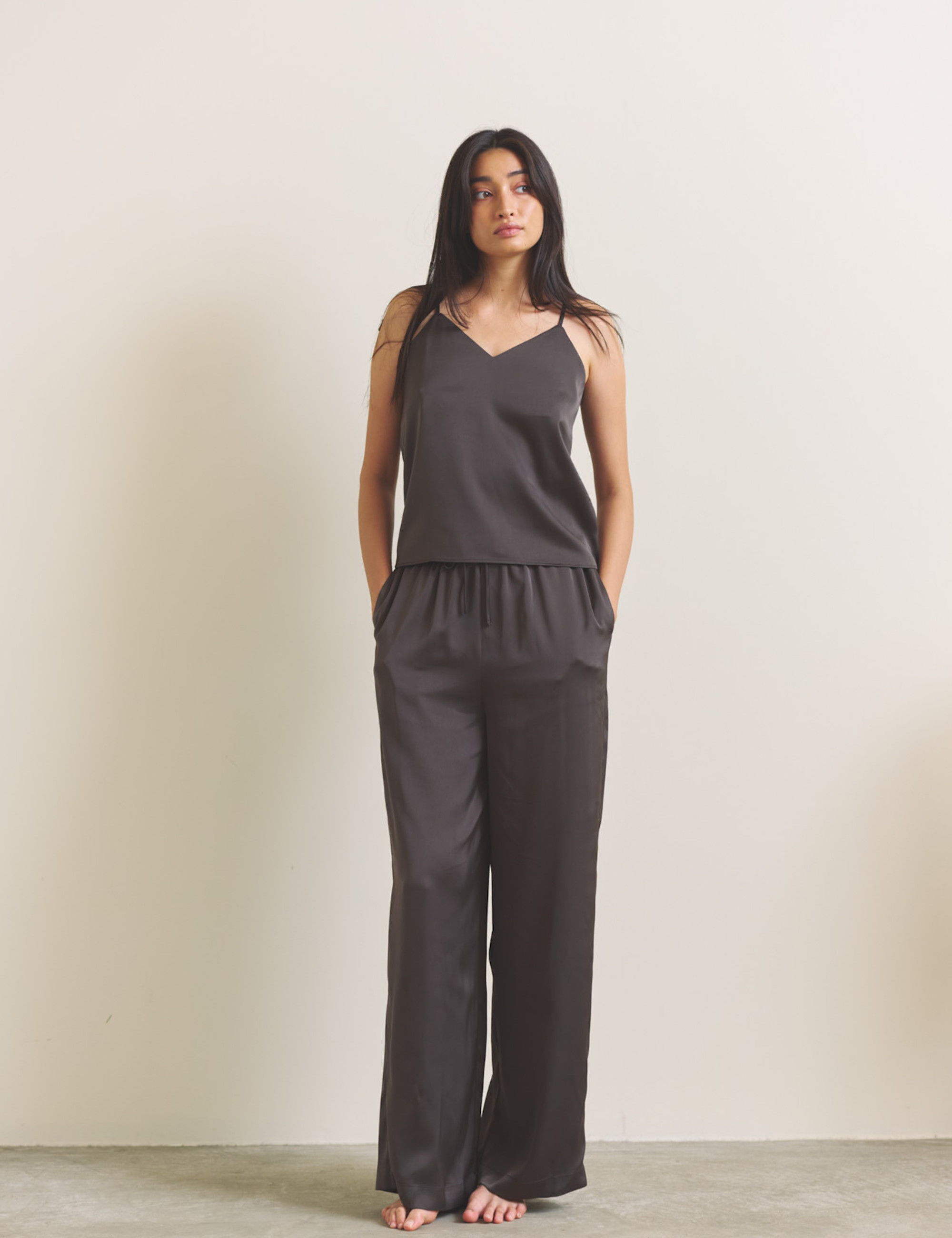 Soft Terra Satin Pants / 枯茶(brown)