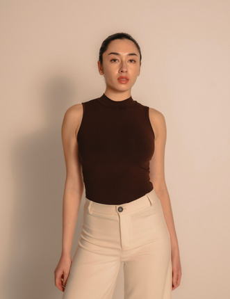 AuraFit NeckHug Padded Tank / 枯茶(brown)