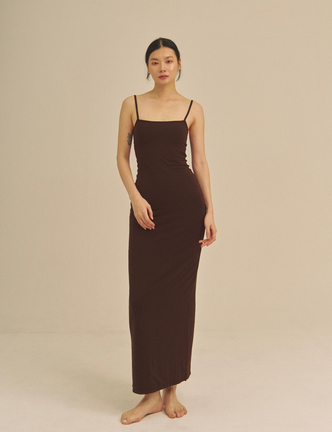 【9/27より発送】Aura Fit Padded Maxi Camisole Dress / 焦茶(dark brown)