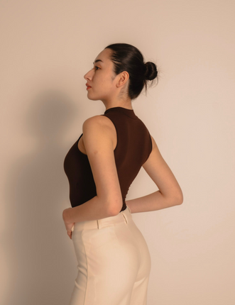 AuraFit NeckHug Padded Tank / 枯茶(brown)