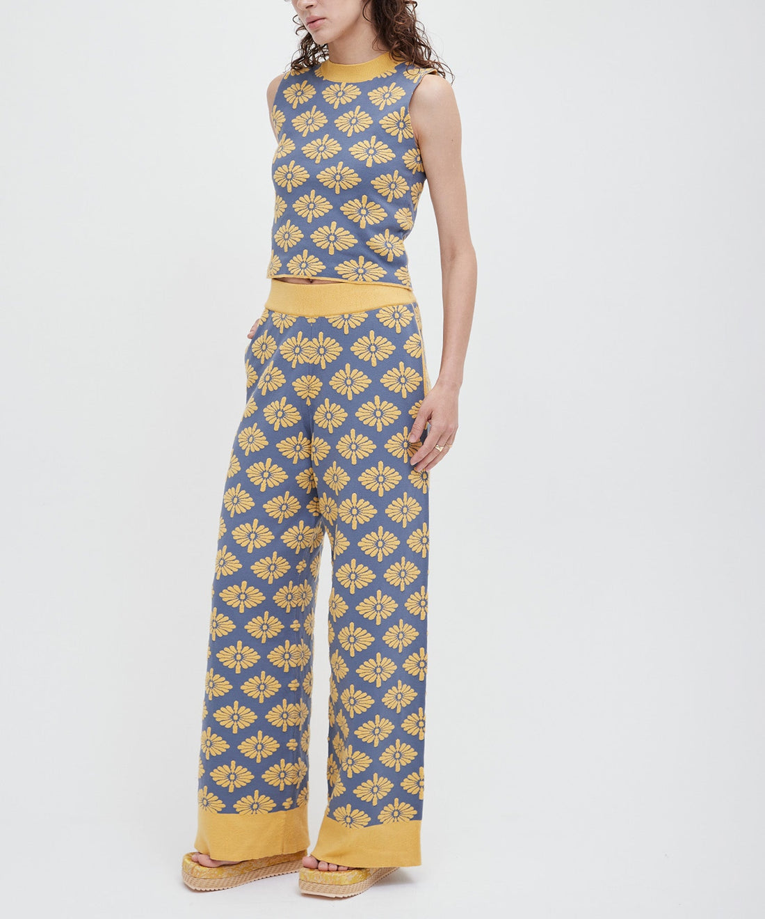 relaxing KIKU knit pants