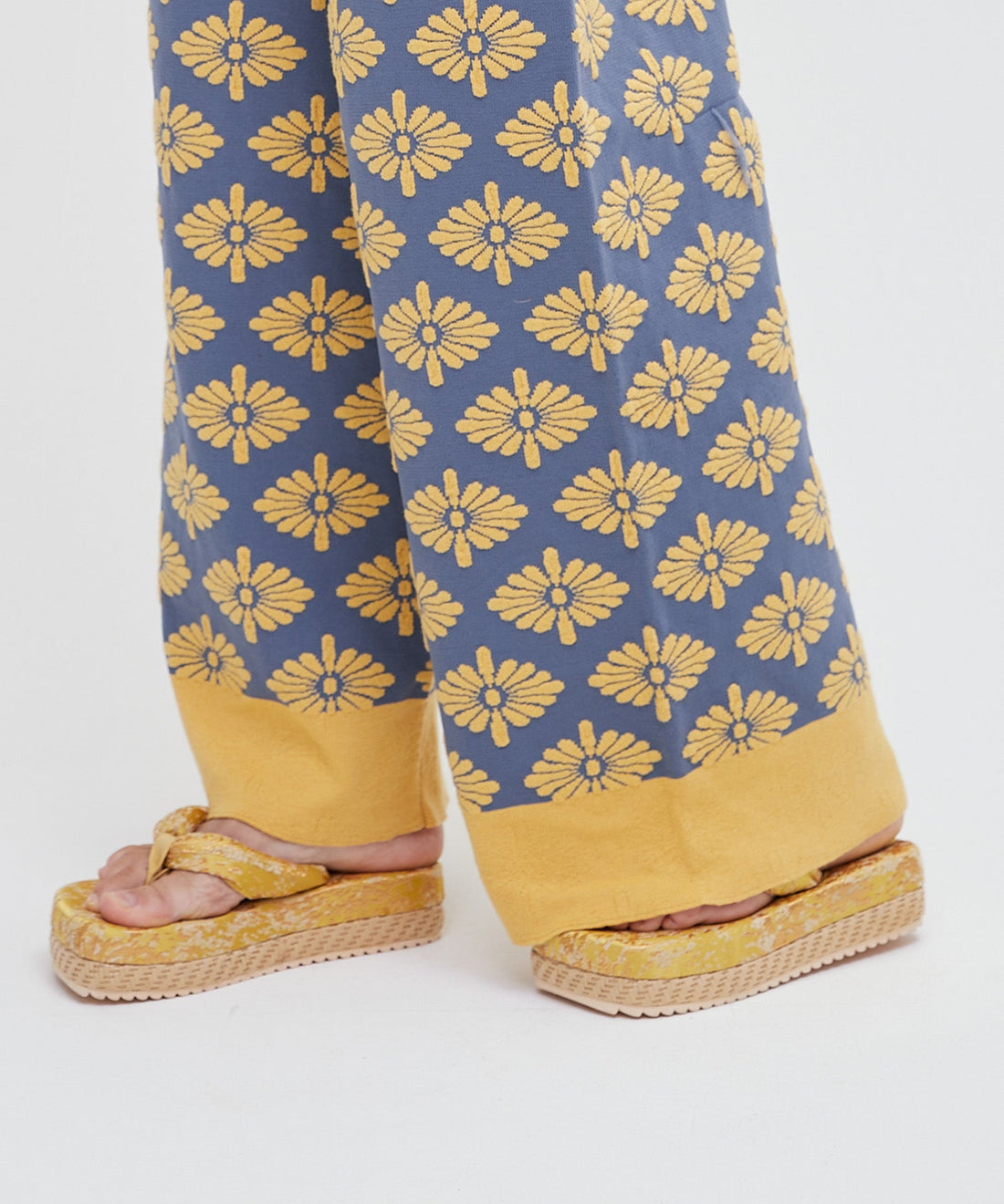 relaxing KIKU knit pants
