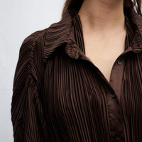 elegant satin pleated shirt / 枯茶(brown)