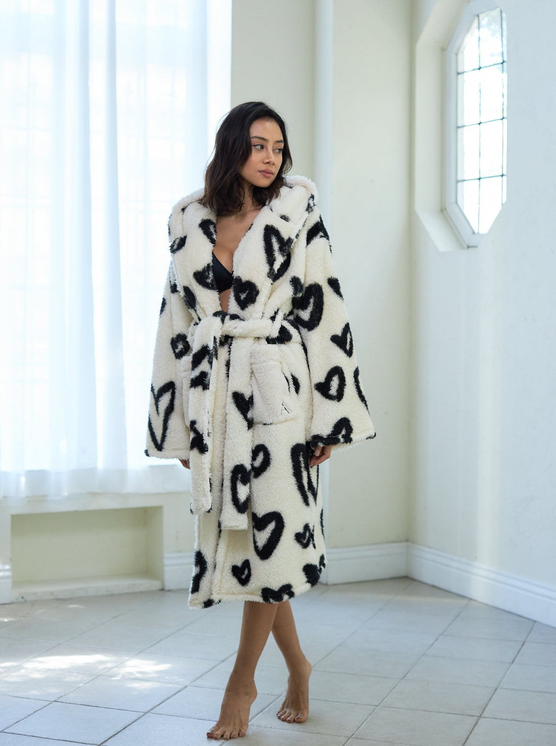 lightweight luxe fur robe / 白(white/heart print)