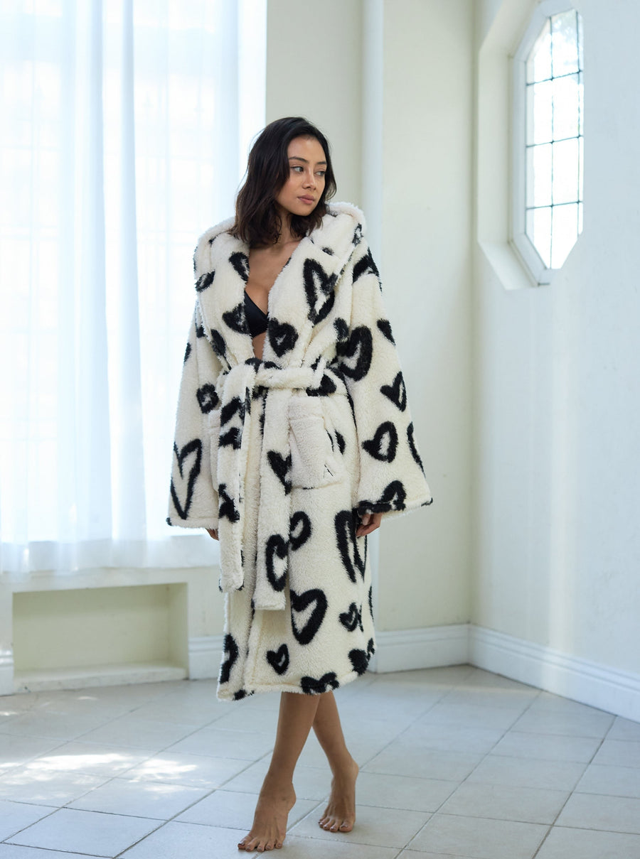 lightweight luxe fur robe / 白(white/heart print)