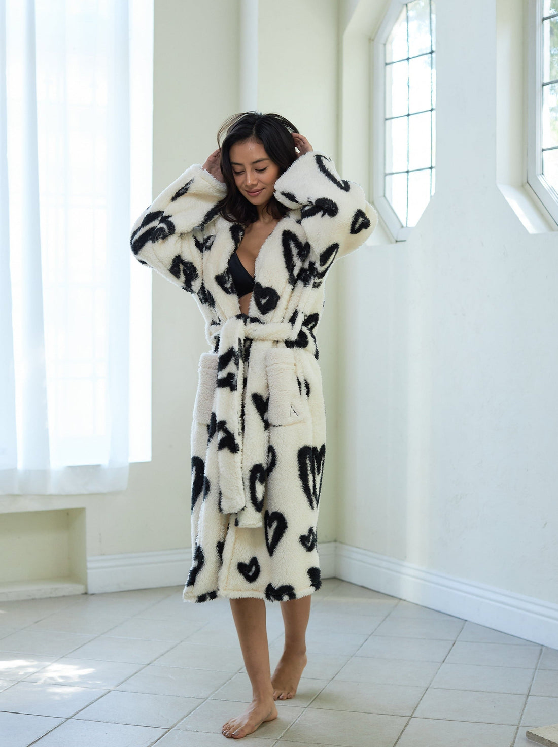 lightweight luxe fur robe / 白(white/heart print)