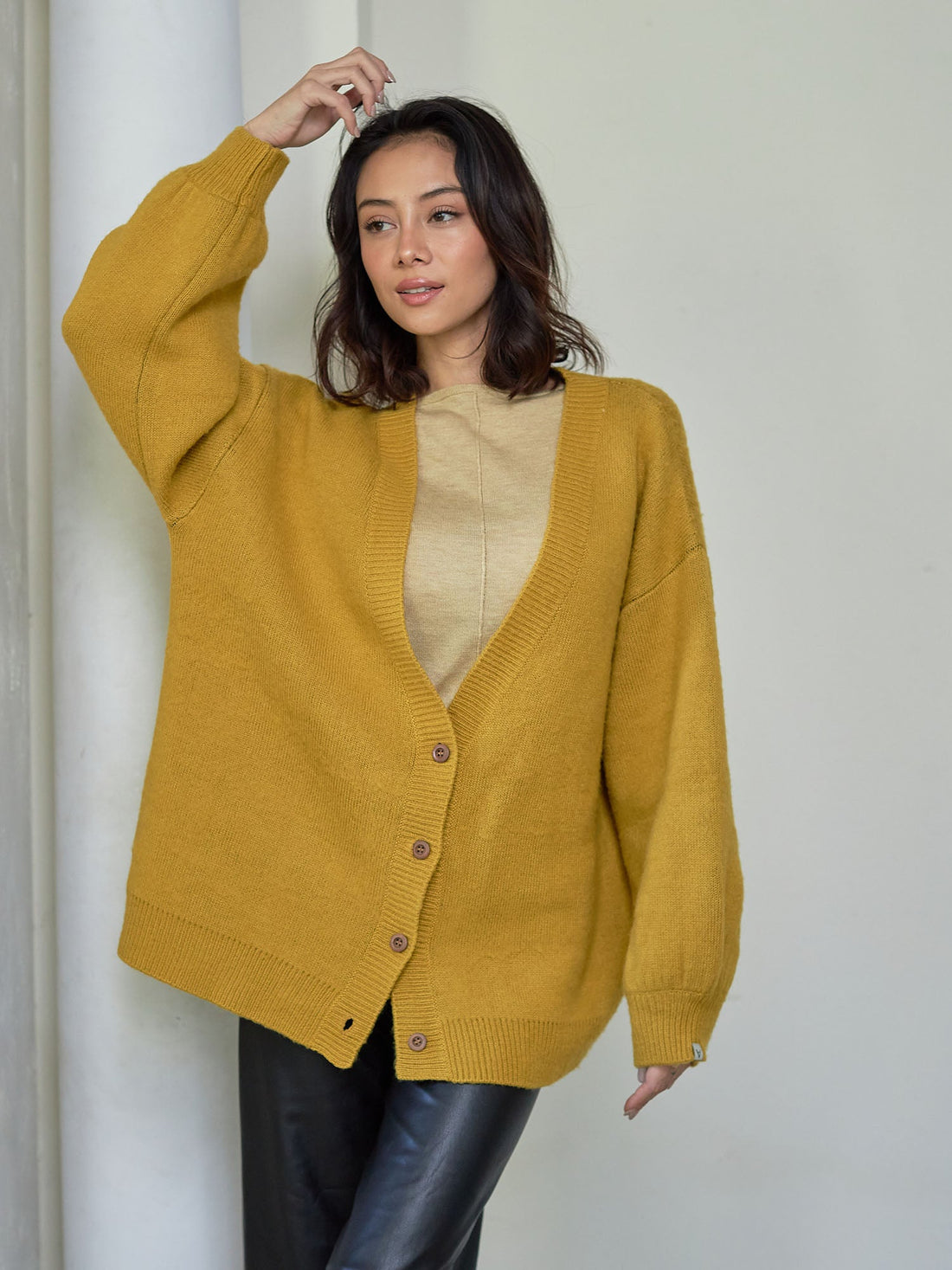 reversible V-neck knit cardigan