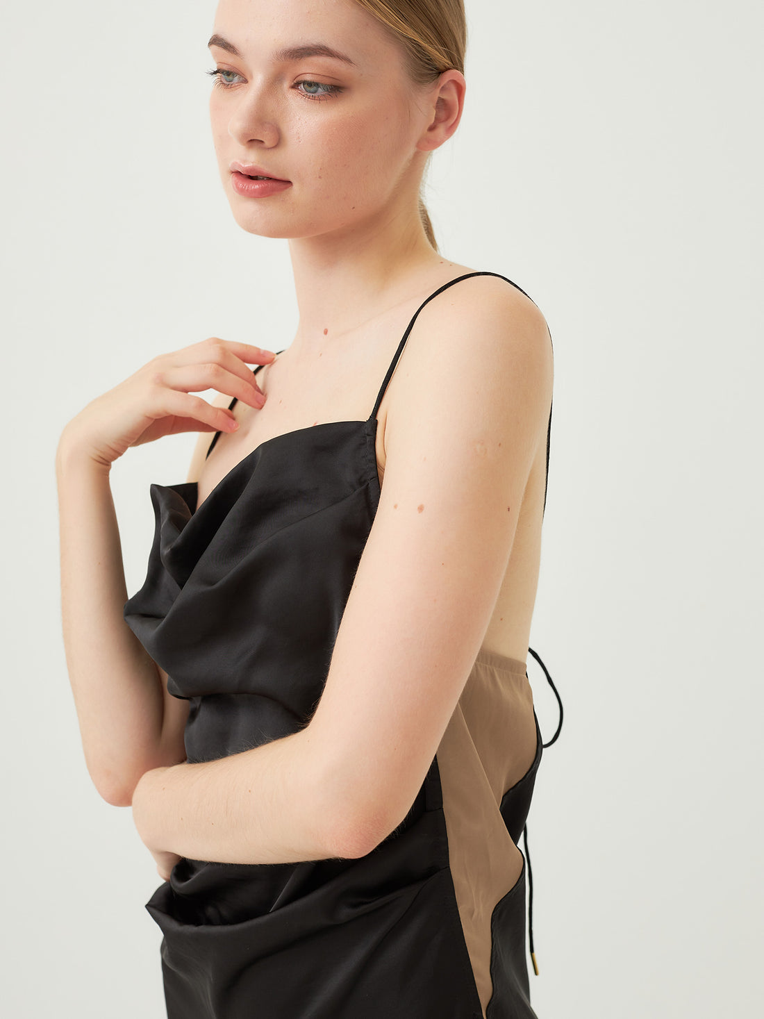 satin elegant draped dress / 墨(black)