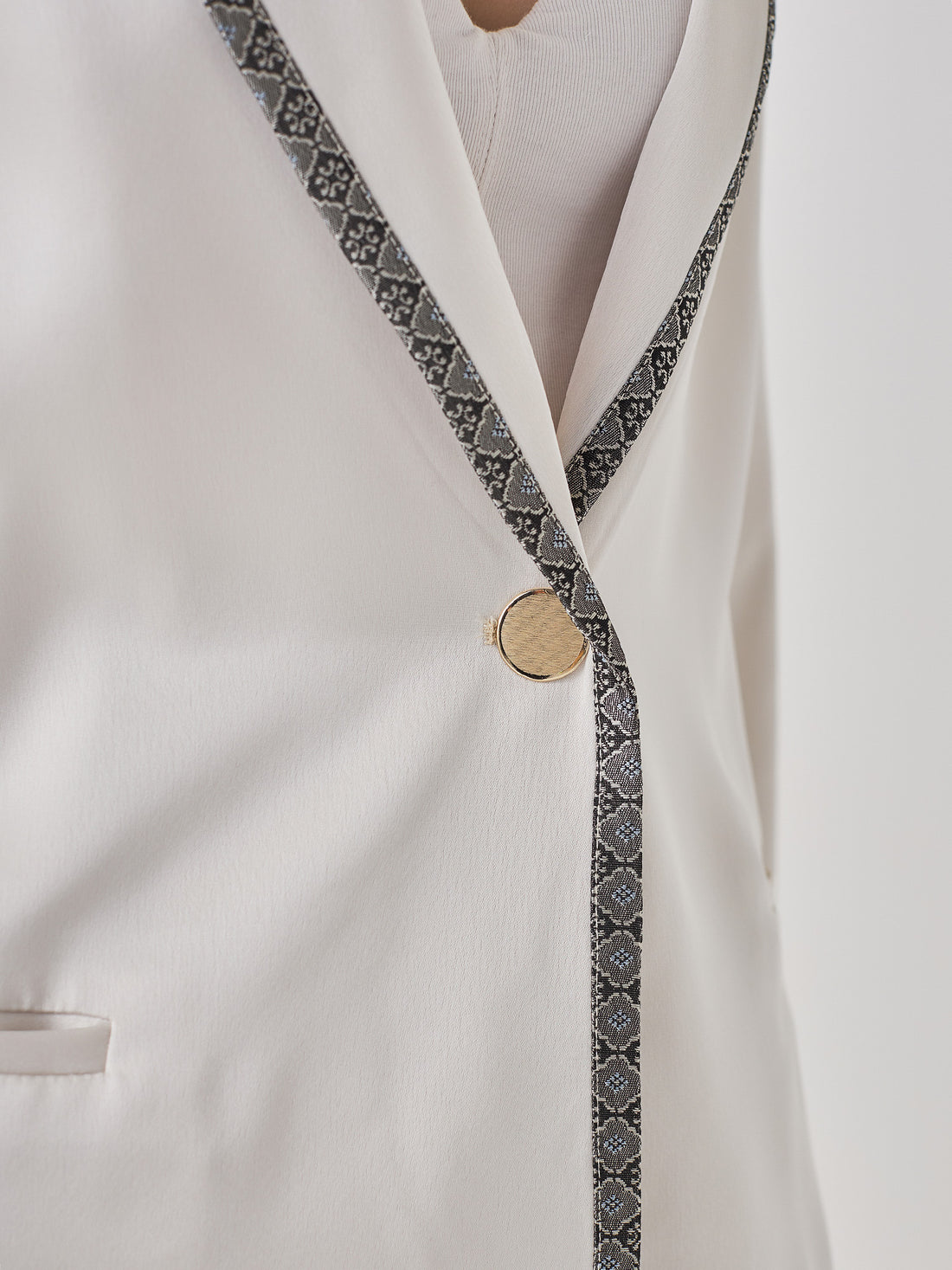 wagara tailored satin suit jacket / white flower(ivory)