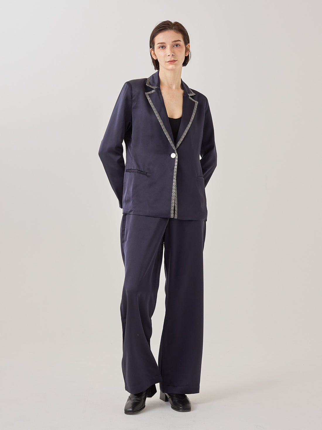 wagara tailored satin suit jacket / navy